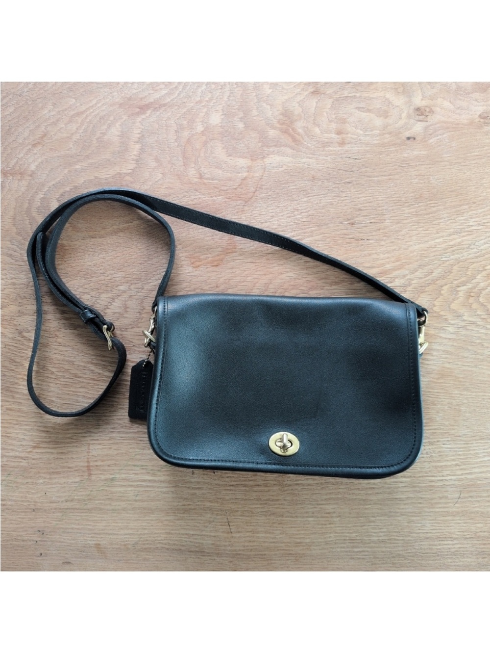 Vintage Coach Penny Pocket Crossbody Purse with Gold Turnlock - Picture 2 of 14